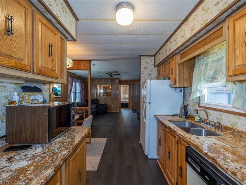 19 Sycamore Street, Olmsted Township, OH 44138 Photo 11