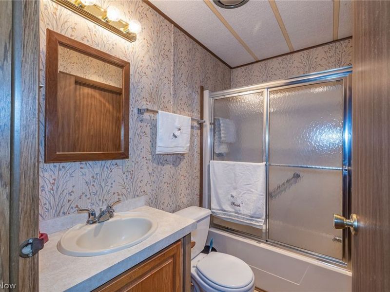 19 Sycamore Street, Olmsted Township, OH 44138 Photo 17