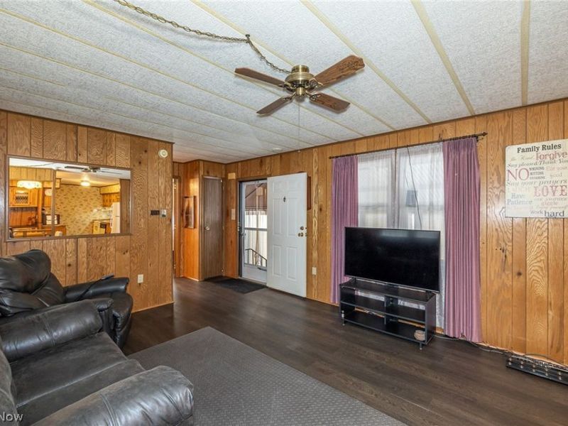 19 Sycamore Street, Olmsted Township, OH 44138 Photo 7