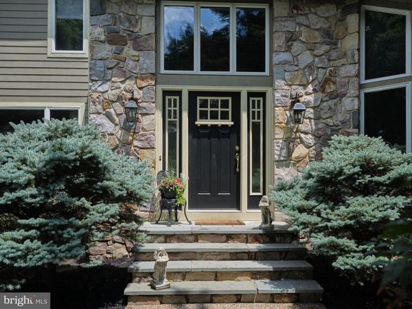 9 SKYVIEW DRIVE, IVYLAND, PA 18974