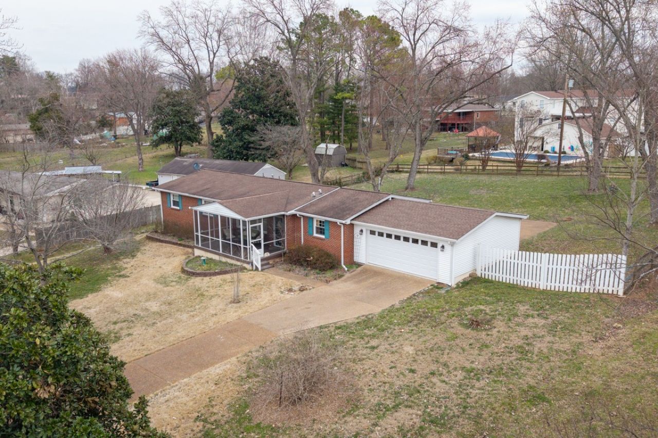 2707 Donna Hill Dr, Nashville, TN 37214 Main Photo