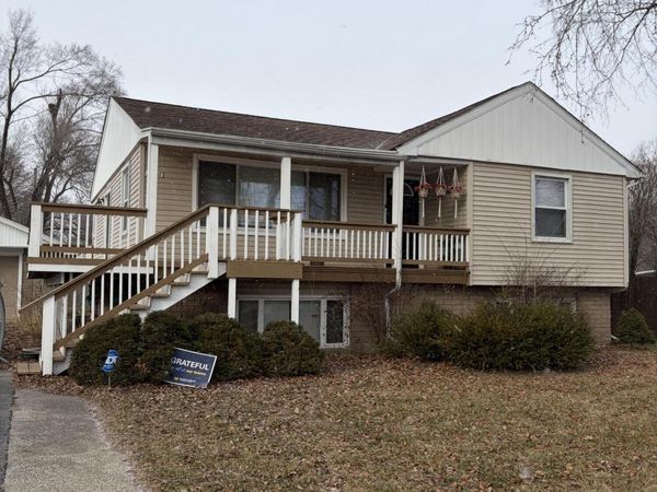 2126 Mcgregor Road, Unit Upper, Ypsilanti, MI 48198