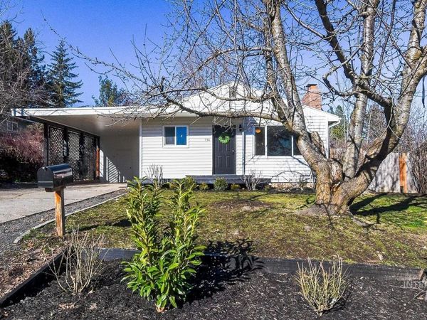 934 E 8th St, Moscow, ID 83843