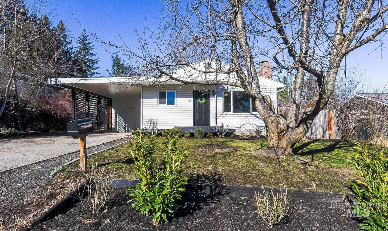 934 E 8th St primary photo