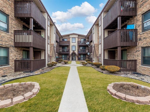 4553 W 56th Street, Unit 208E, Chicago, IL 60629