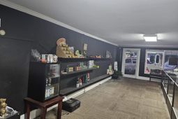 285 S Monmouth Avenue photo 4