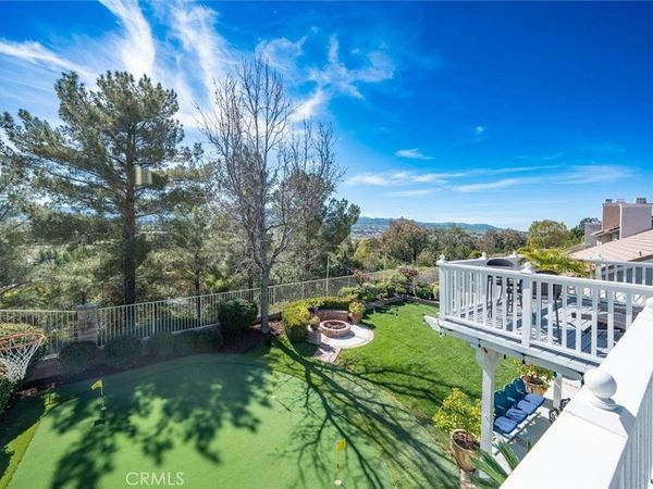 23224 Sherwood, Valencia, CA 91354