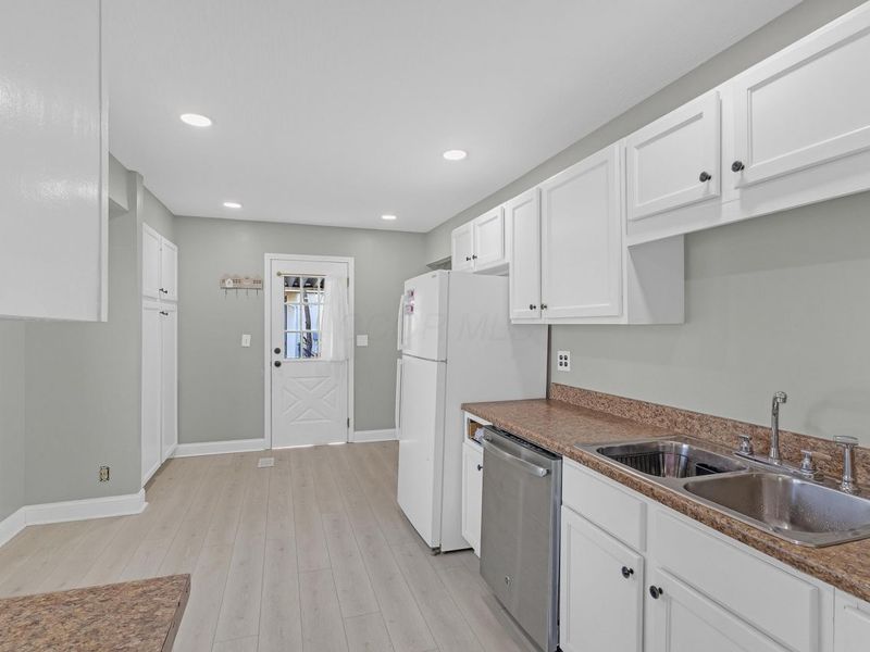 4123 Arbury Lane, Columbus, OH 43224 Photo 2