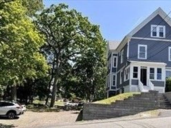 14 Fairview Ave, Unit 4, Saugus, MA 01906