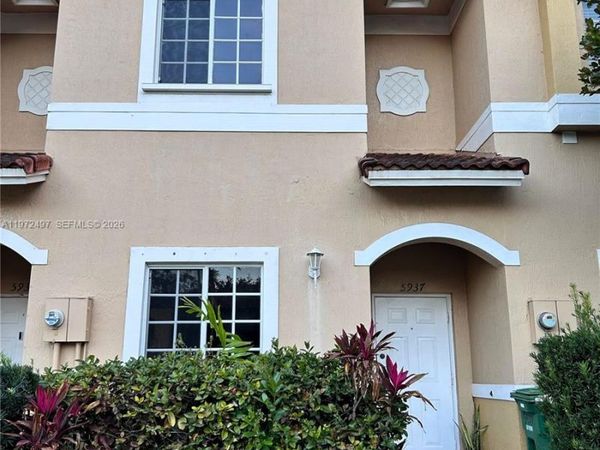 5937 Riverside Ave , Tamarac, FL 33321