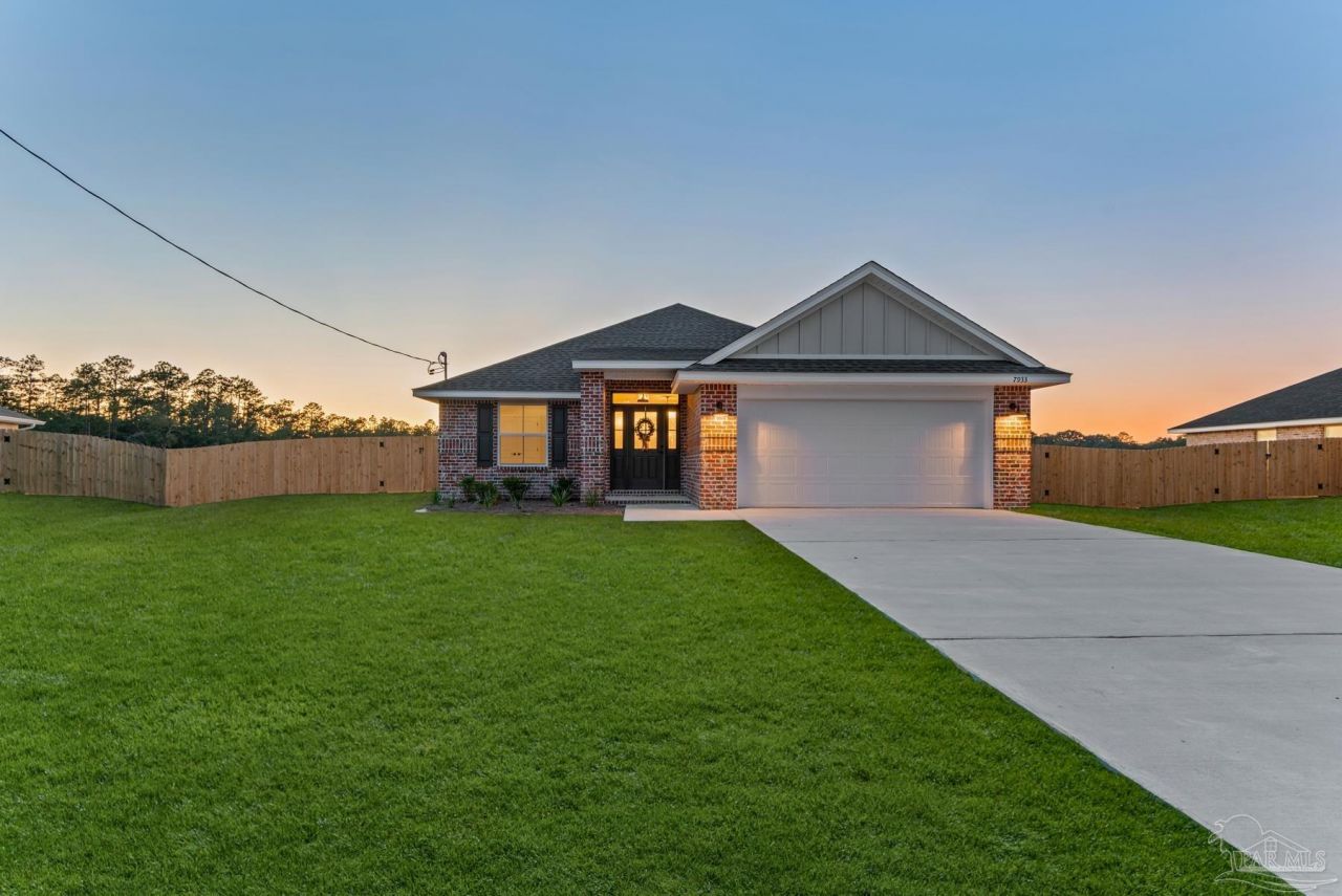 7961 Twin Lake Dr Milton, FL 32583