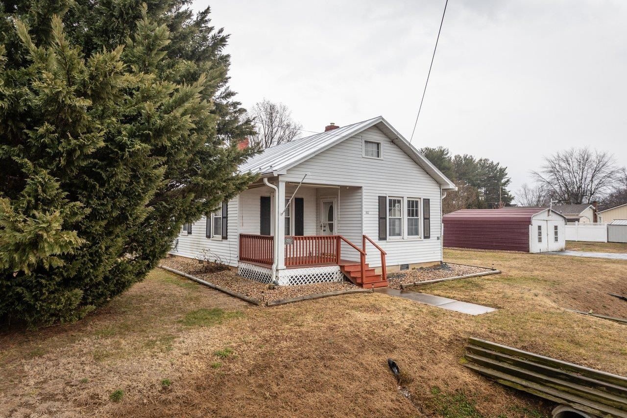 802 Cherry Ave, Grottoes, VA 24441 Main Photo