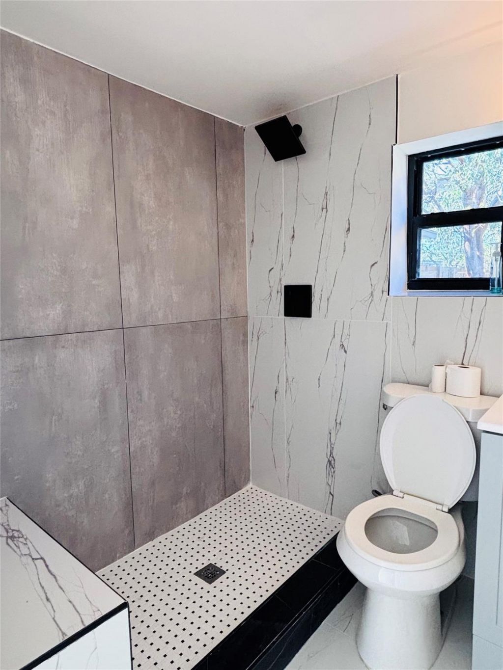 105 NW 28th Way, Fort Lauderdale, FL 33311 Photo