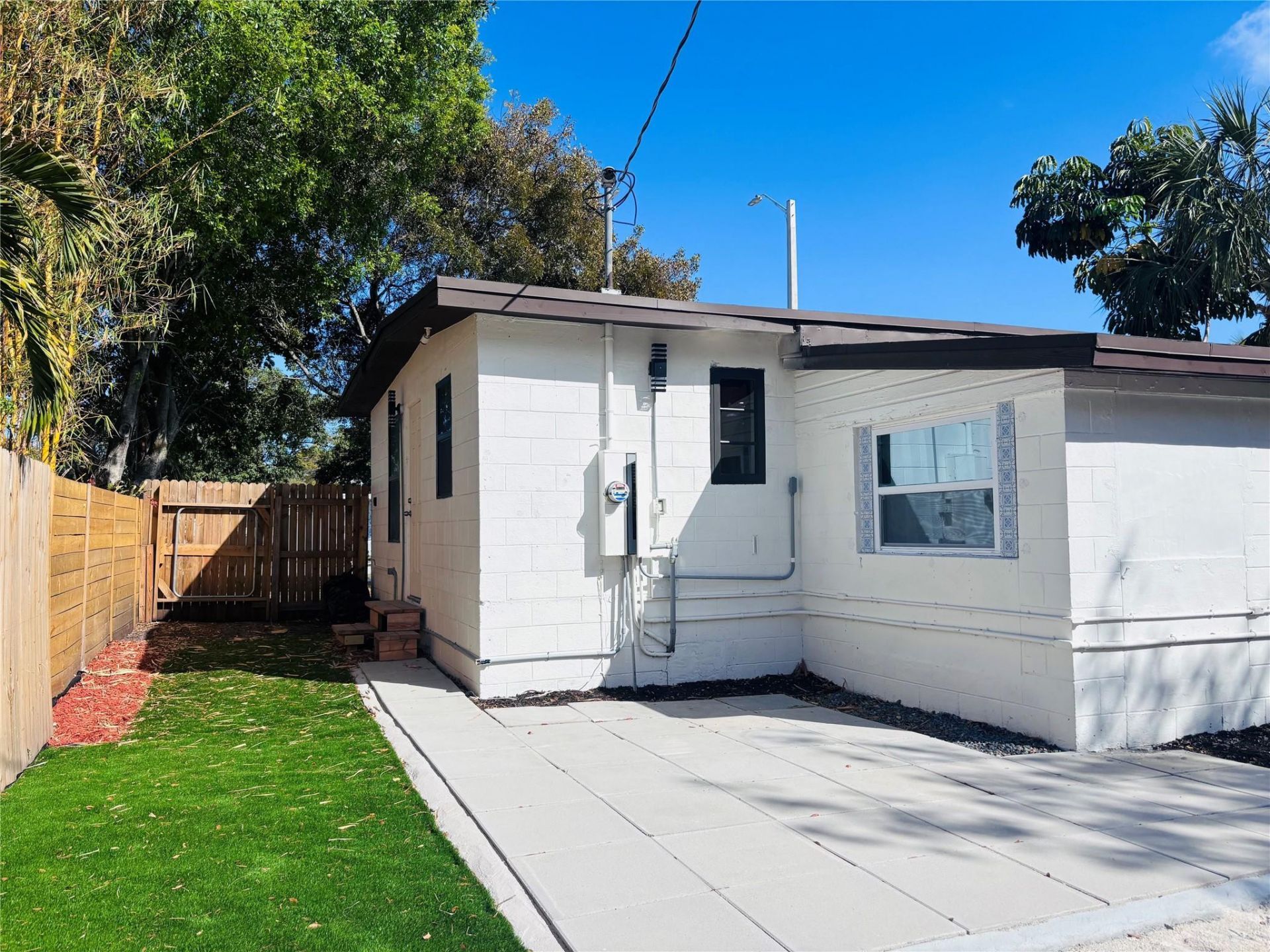 105 NW 28th Way, Fort Lauderdale, FL 33311 Photo