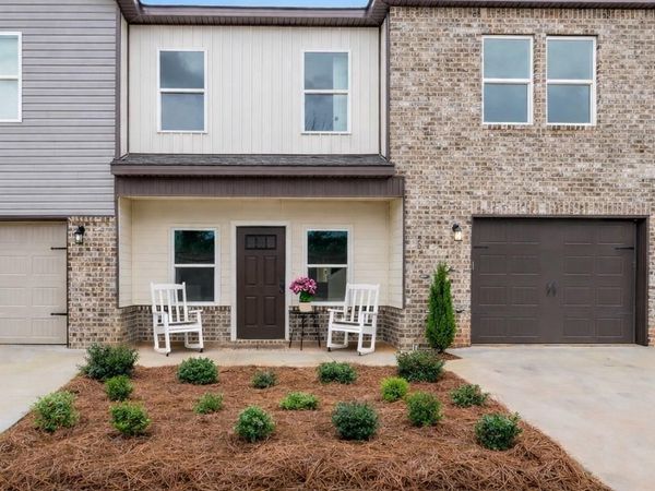 302 Beau Claire Circle, Byron, GA 31008