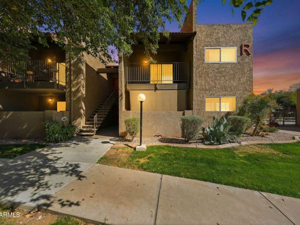 5525 E Thomas Road, Unit R 16, Phoenix, AZ 85018
