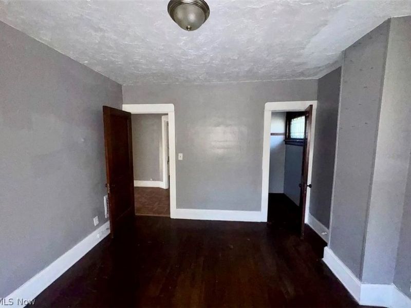 10006 Pierpont Avenue, Cleveland, OH 44108 Photo 13