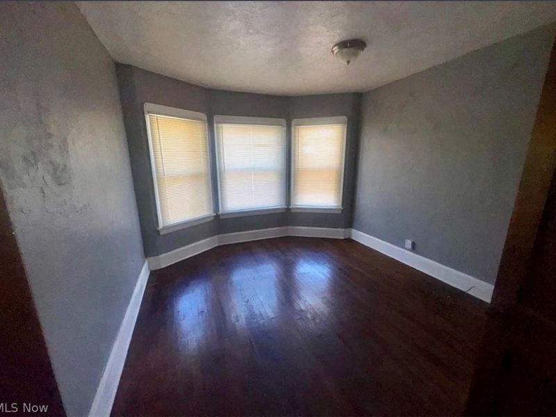 10006 Pierpont Avenue, Cleveland, OH 44108 Photo 3