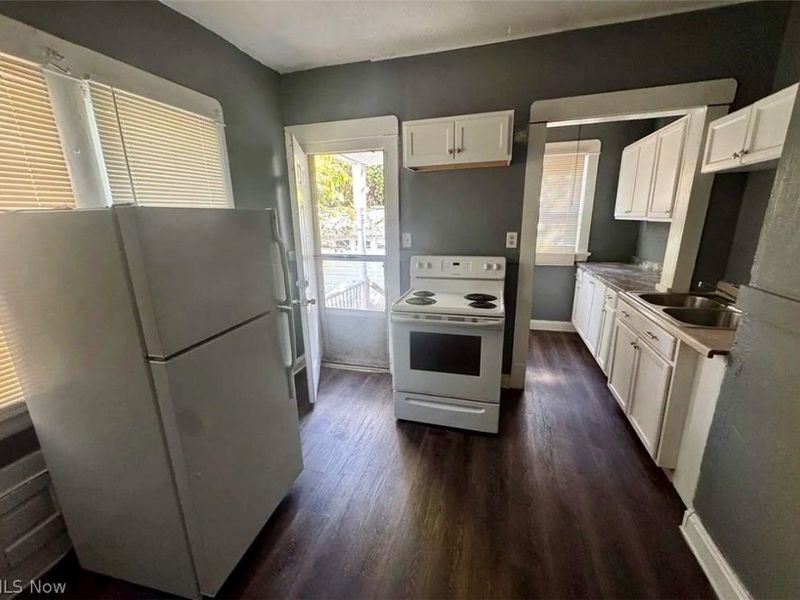 10006 Pierpont Avenue, Cleveland, OH 44108 Photo 6