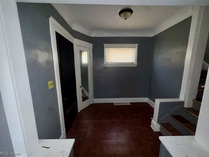 10006 Pierpont Avenue, Cleveland, OH 44108 Photo 9