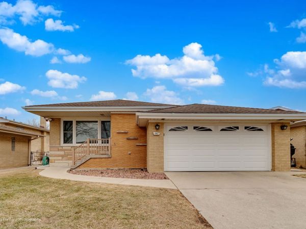 2943 Mayfair Avenue, Westchester, IL 60154