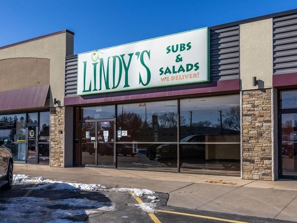 225 Sand Lake ROAD, Onalaska, WI 54650