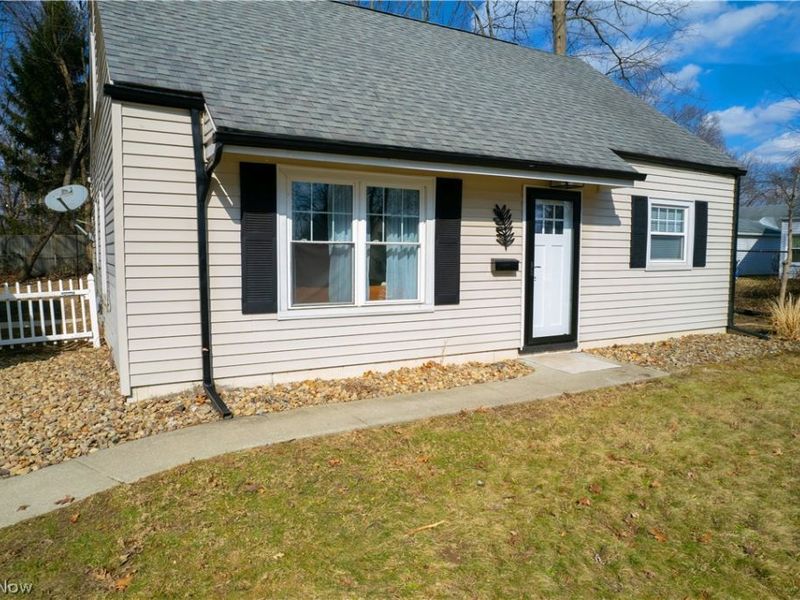 1111 Center Avenue, Cuyahoga Falls, OH 44221 Photo 3