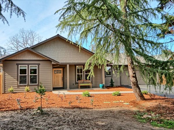 205 N 9th Street, Jacksonville, OR 97530