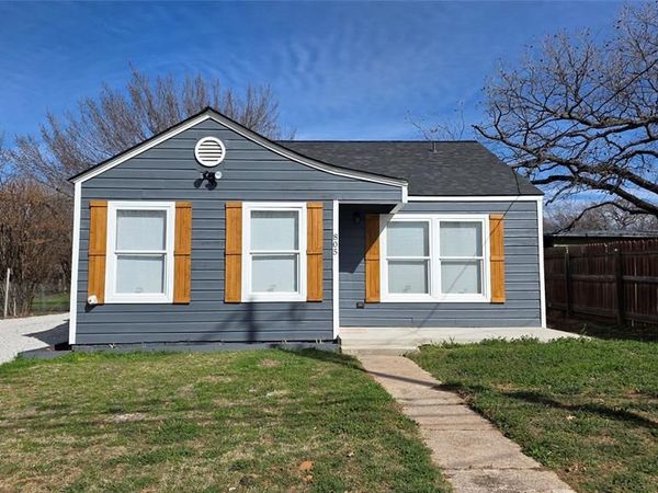 805 Adkins Street , Bowie, TX 76230
