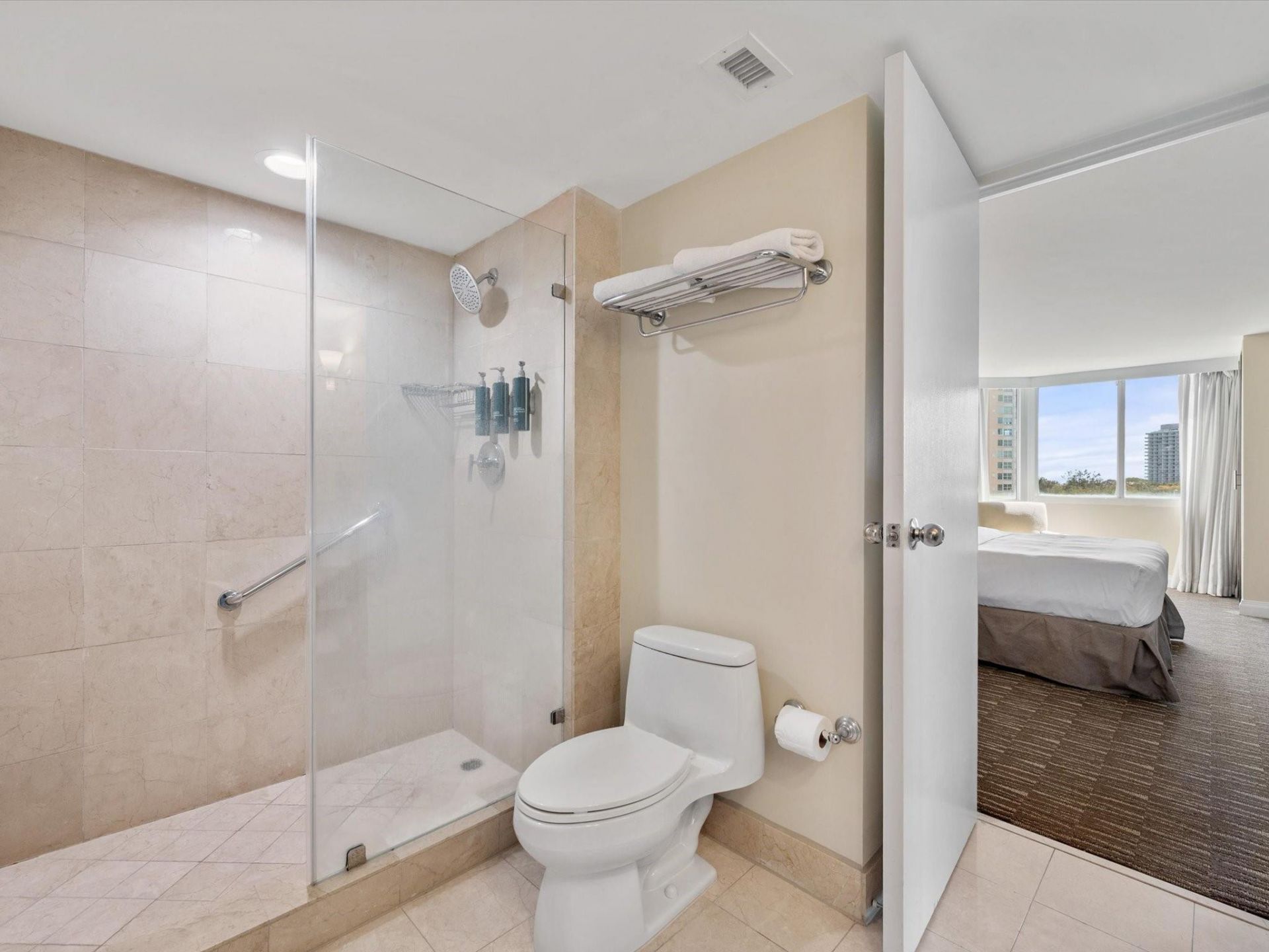 2670 E Sunrise Boulevard, Unit 524, Fort Lauderdale, FL 33304 Photo