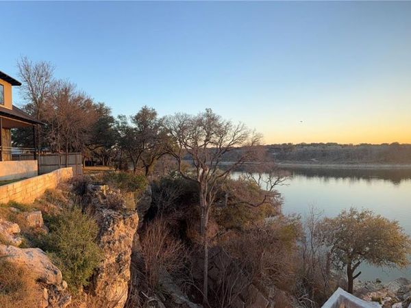 24423 Pedernales DR, Spicewood, TX 78669