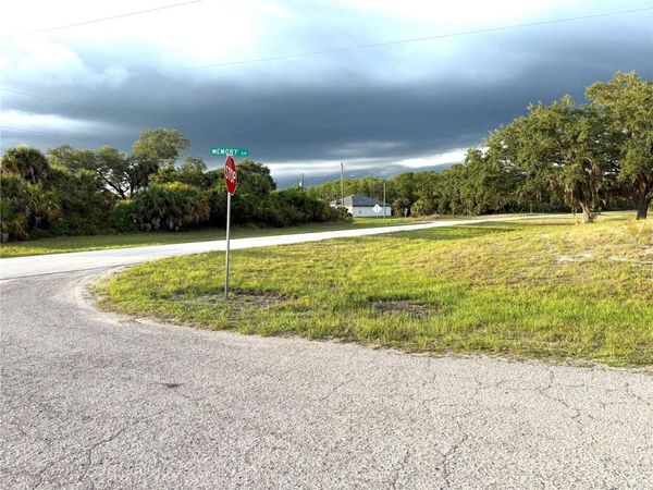 8010 MEMORY CIRCLE, LABELLE, FL 33935