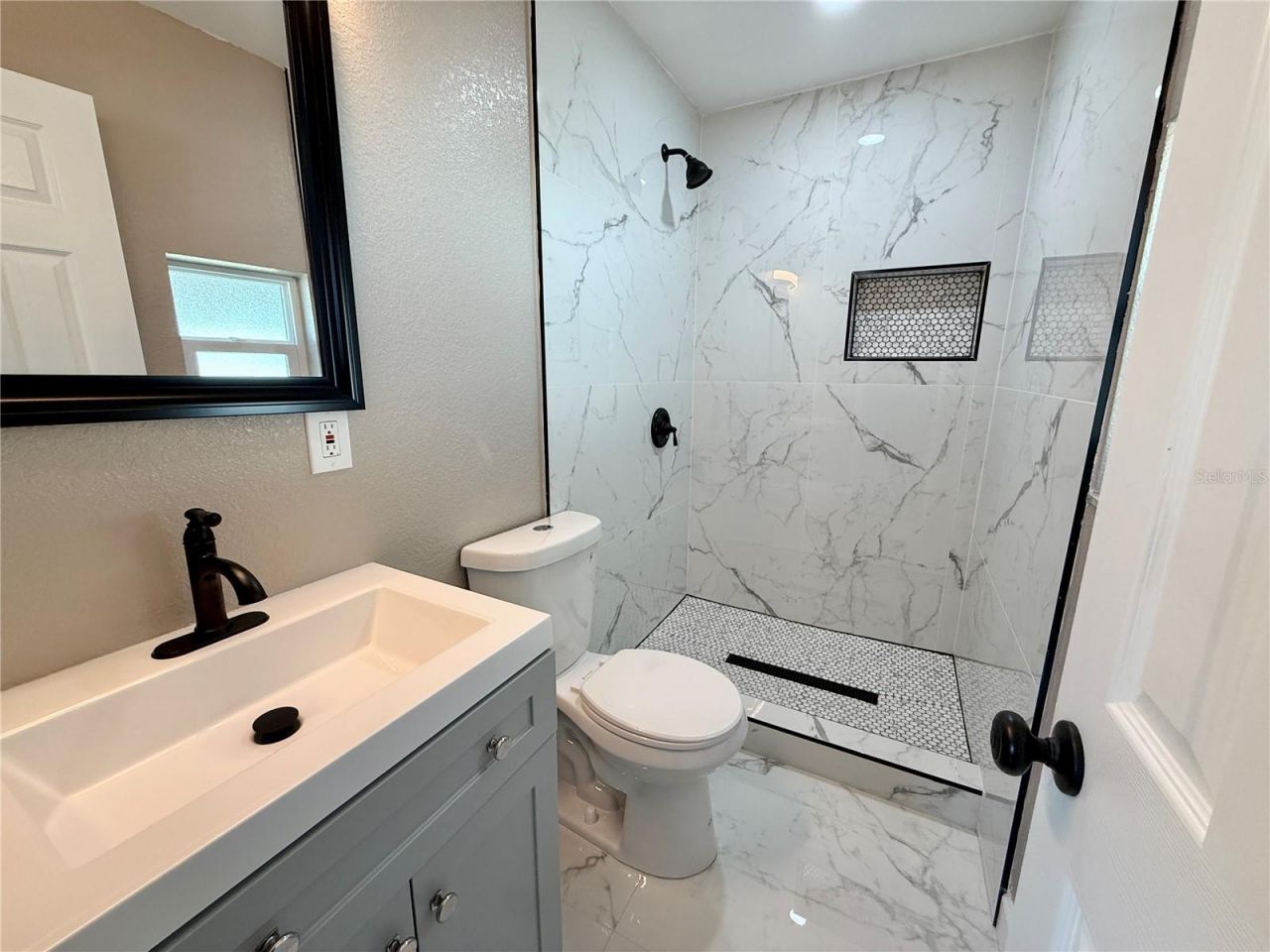 715 65th Avenue Drive W, Bradenton, FL 34207 Photo