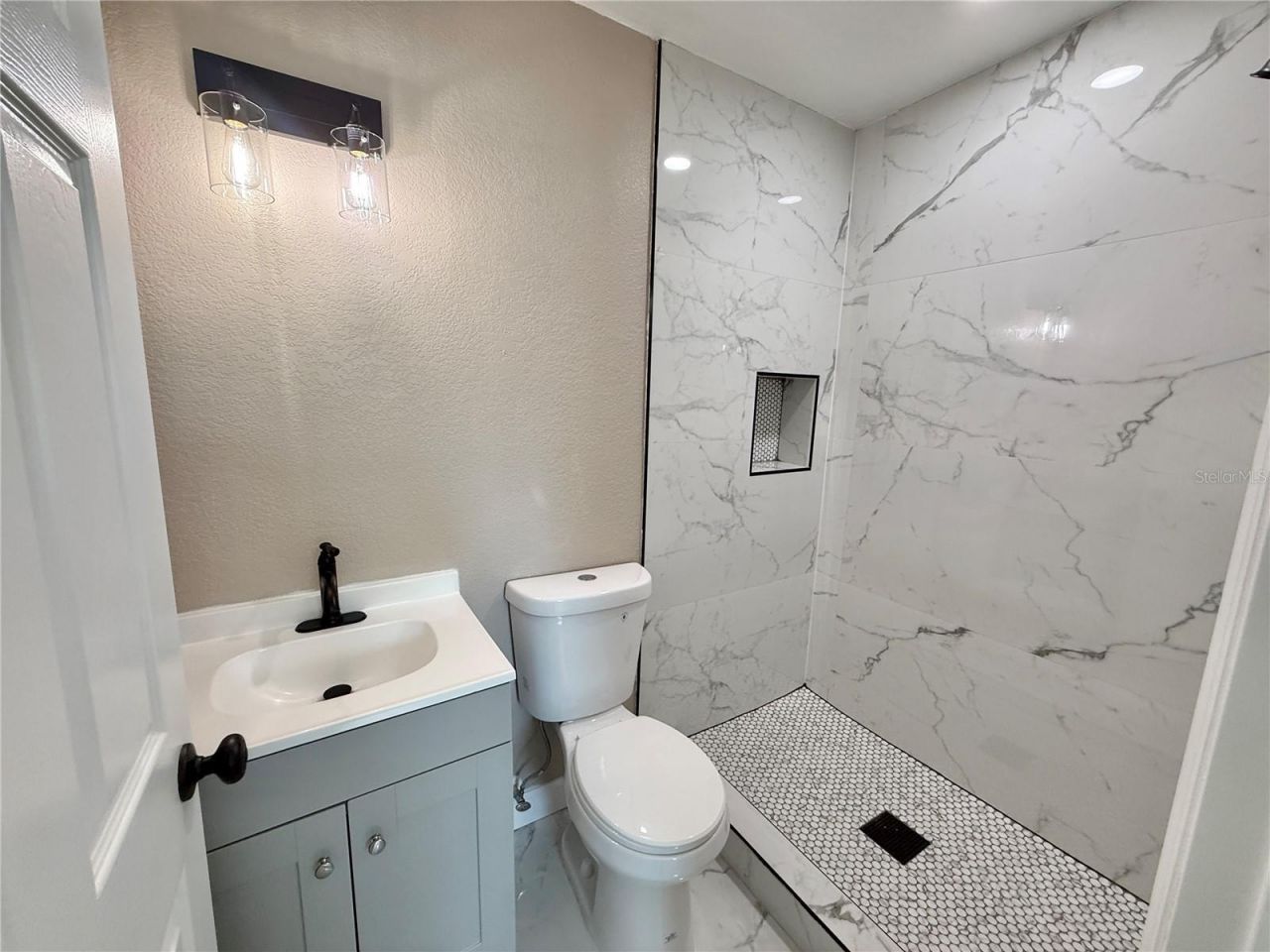 715 65th Avenue Drive W, Bradenton, FL 34207 Photo