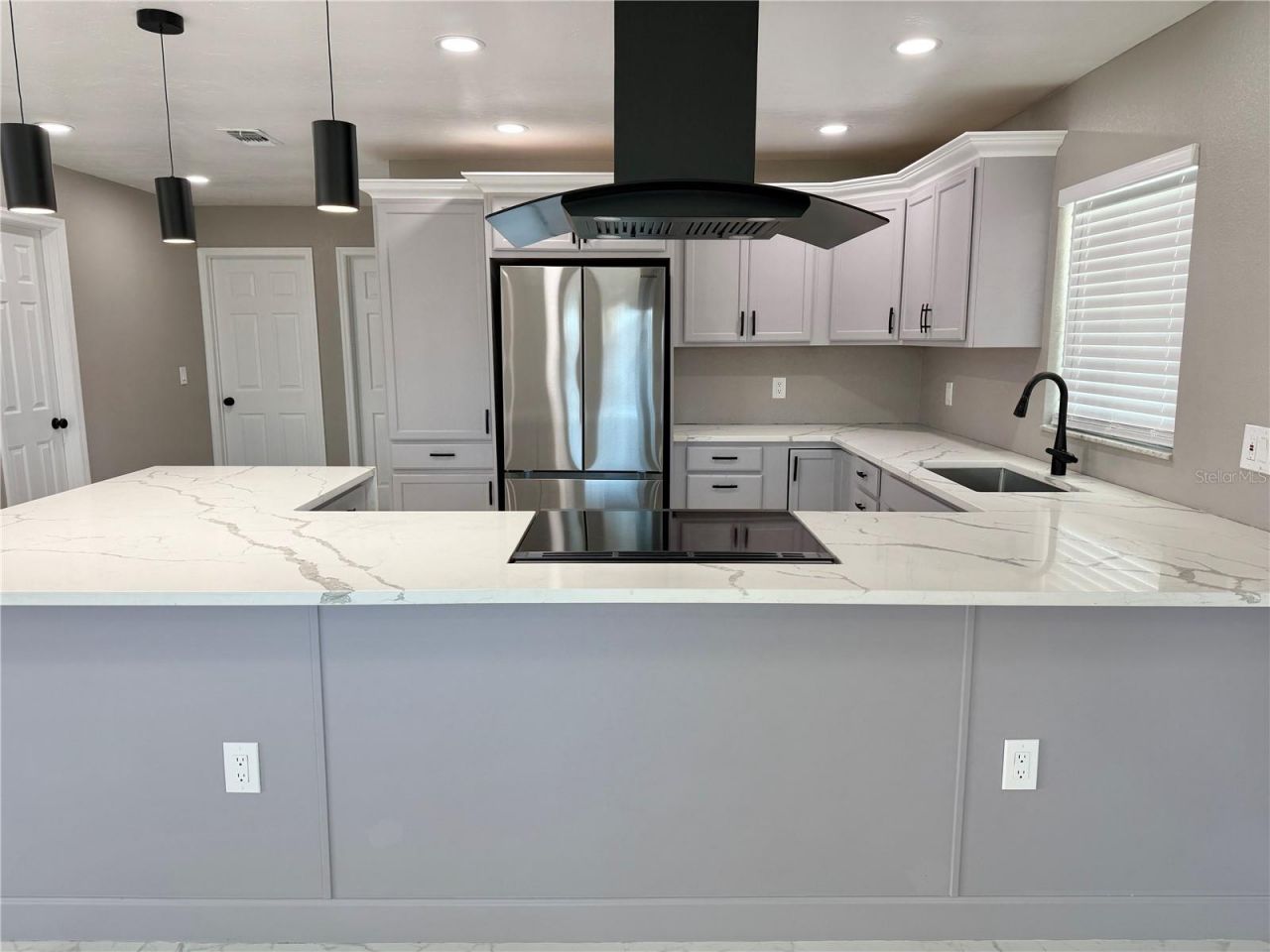 715 65th Avenue Drive W, Bradenton, FL 34207 Photo