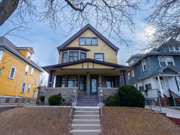 3601 W Highland BOULEVARD, Milwaukee, WI 53208