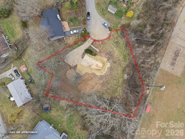 15 Village Park Drive , Weaverville, NC 28787