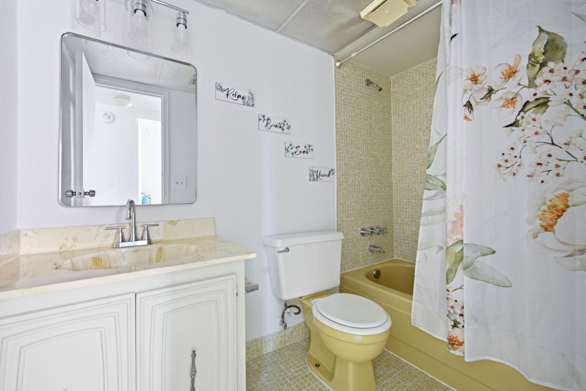 2801 Somerset Drive, Unit 401, Lauderdale Lakes, FL 33311 Photo