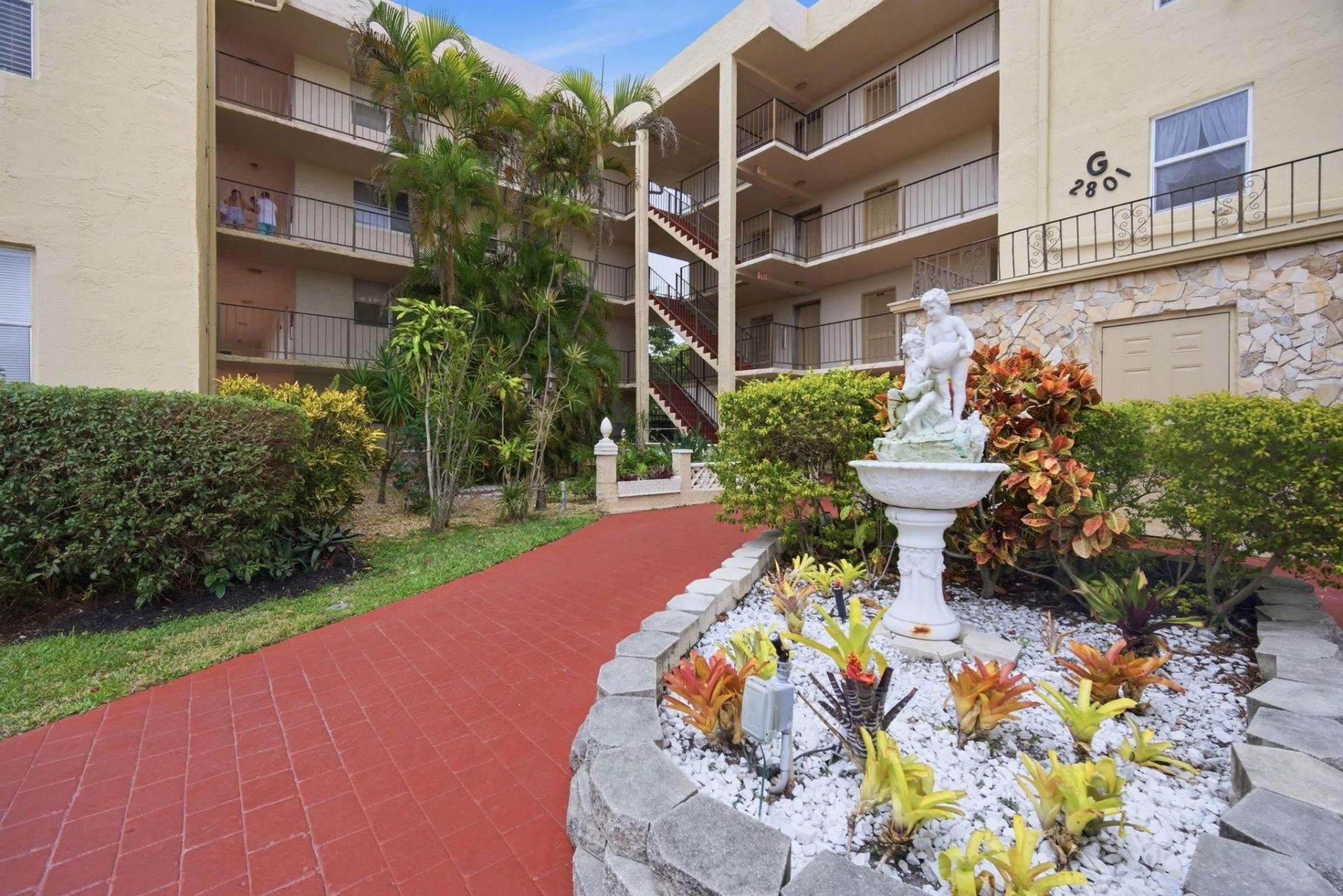 2801 Somerset Drive, Unit 401, Lauderdale Lakes, FL 33311 Photo