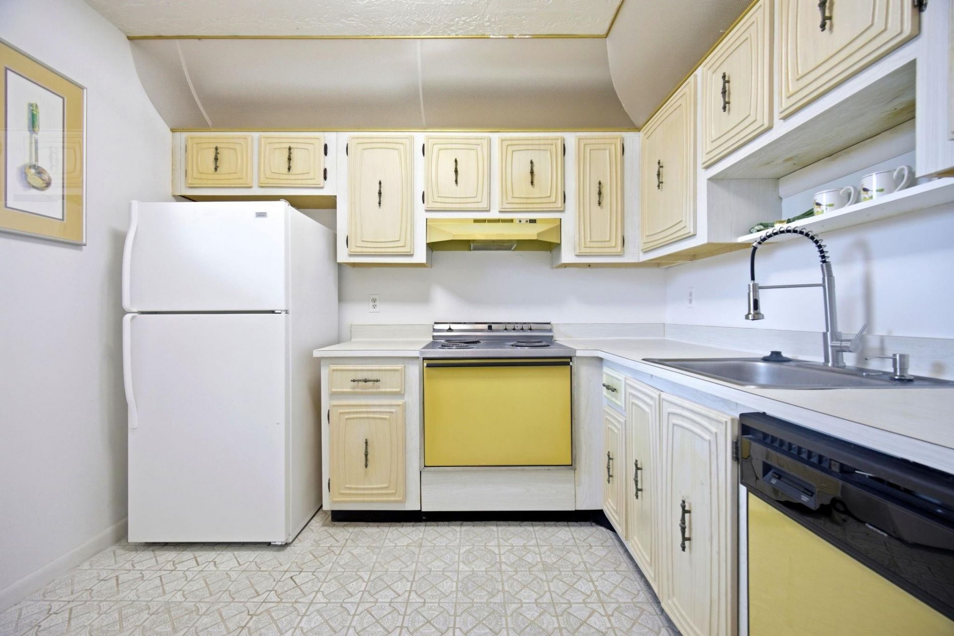 2801 Somerset Drive, Unit 401, Lauderdale Lakes, FL 33311 Photo