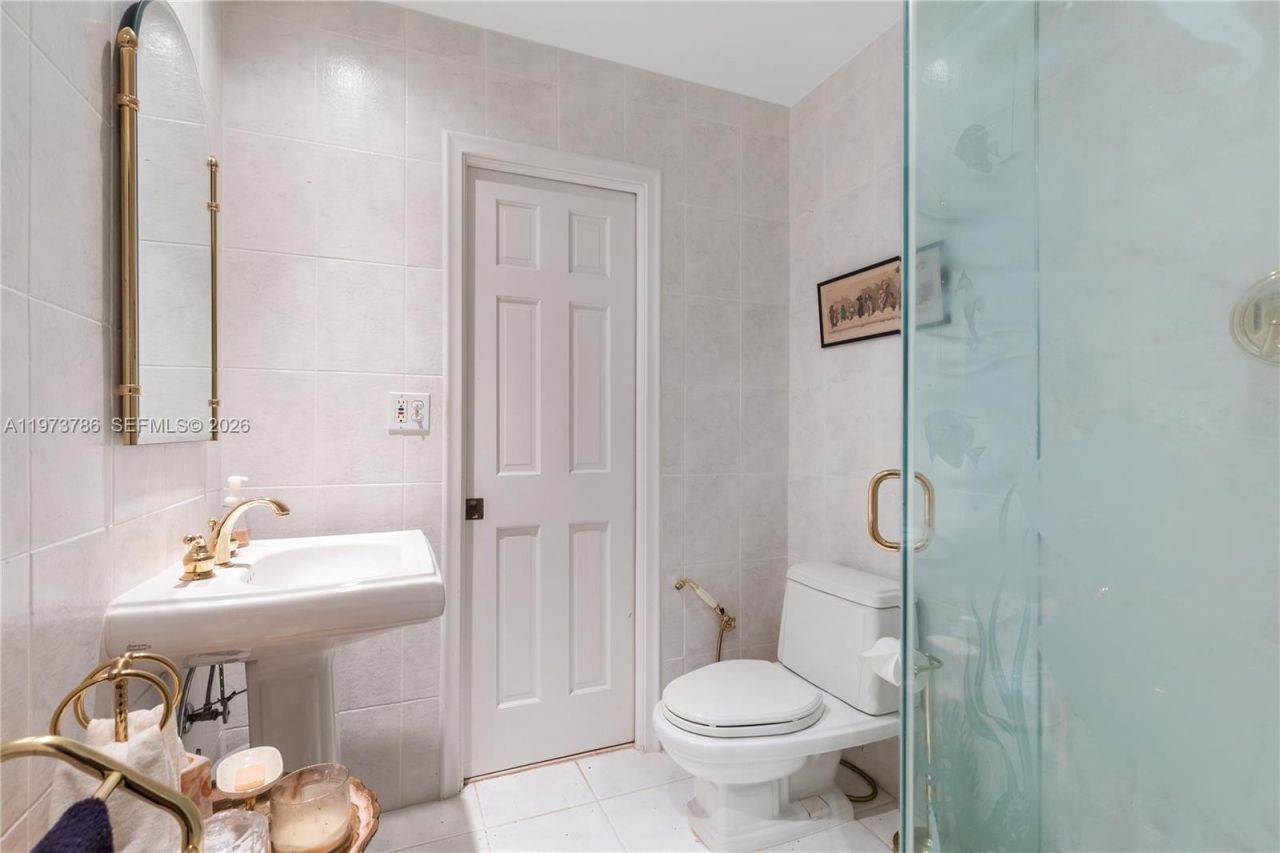 7010 SW 148th Ter , Palmetto Bay, FL 33158 Photo