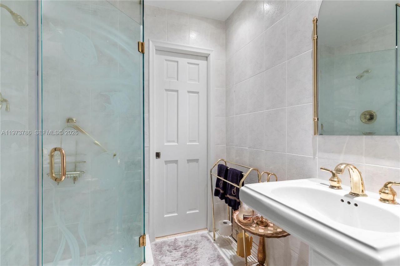 7010 SW 148th Ter , Palmetto Bay, FL 33158 Photo