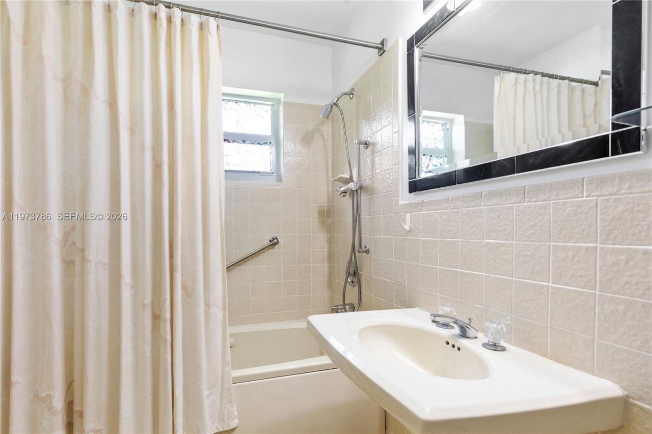 7010 SW 148th Ter , Palmetto Bay, FL 33158 Photo