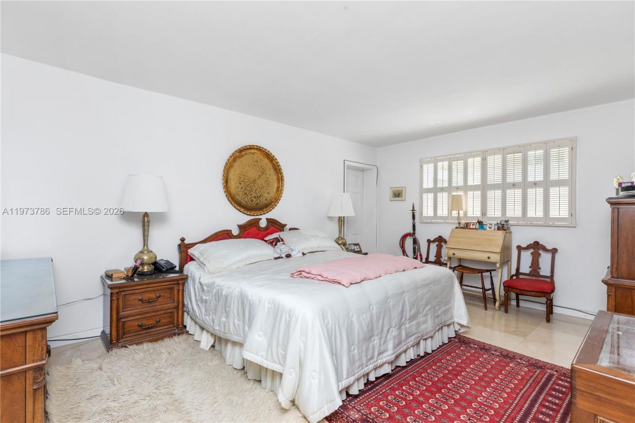 7010 SW 148th Ter , Palmetto Bay, FL 33158 Photo