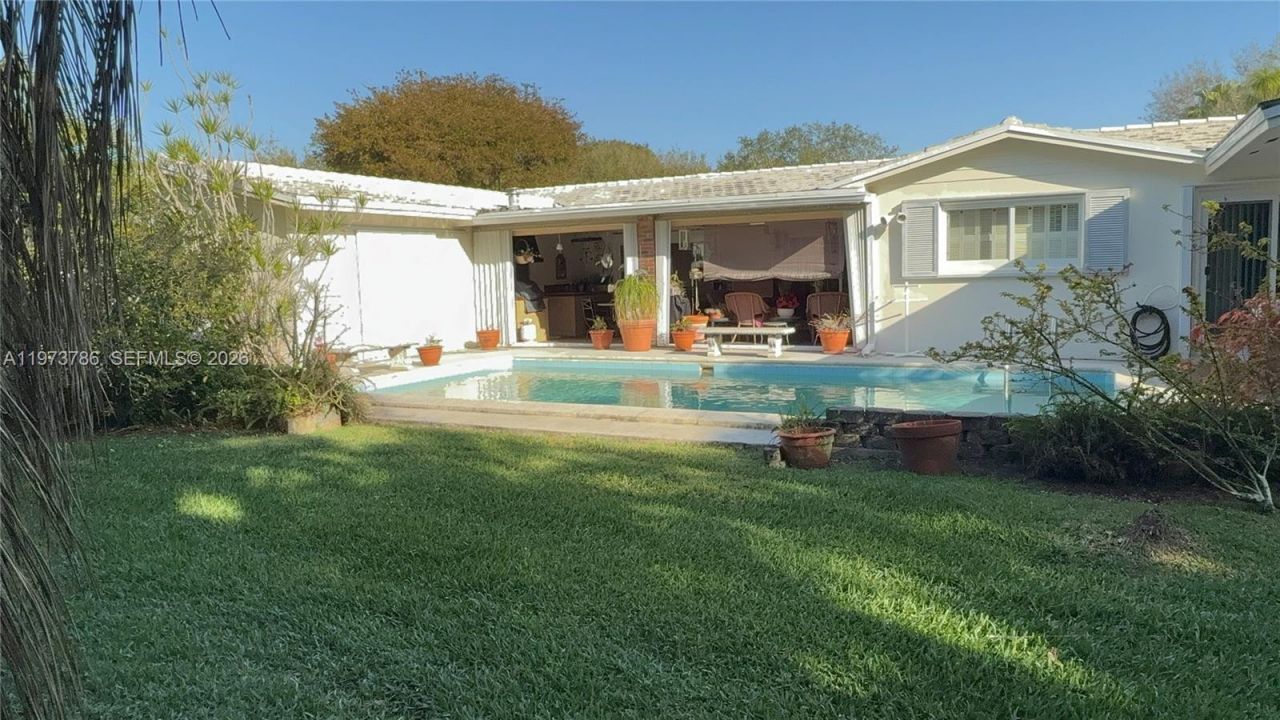 7010 SW 148th Ter , Palmetto Bay, FL 33158 Photo