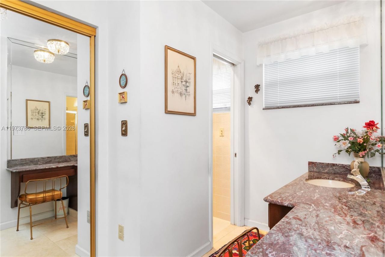 7010 SW 148th Ter , Palmetto Bay, FL 33158 Photo