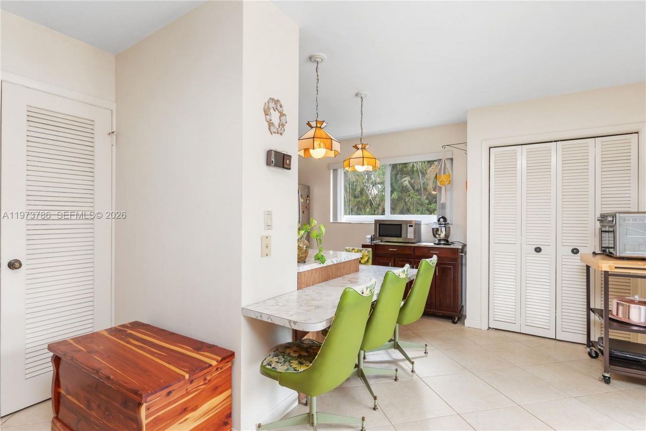 7010 SW 148th Ter , Palmetto Bay, FL 33158 Photo