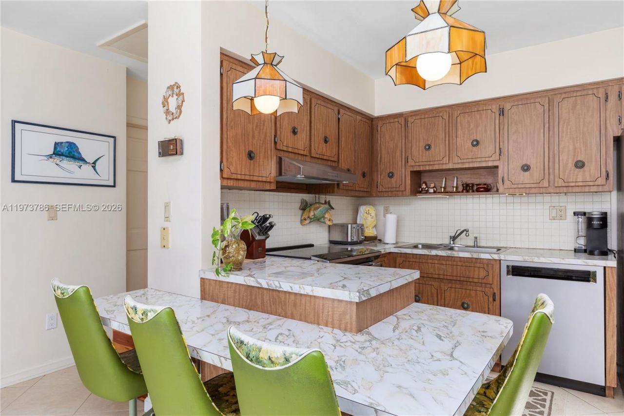 7010 SW 148th Ter , Palmetto Bay, FL 33158 Photo