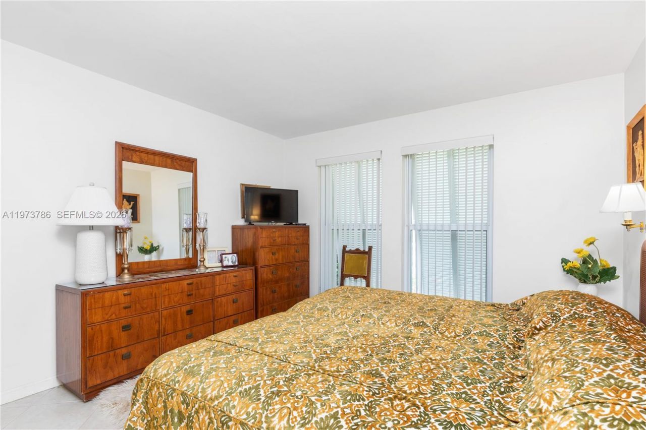 7010 SW 148th Ter , Palmetto Bay, FL 33158 Photo