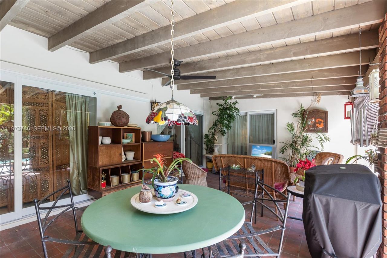 7010 SW 148th Ter , Palmetto Bay, FL 33158 Photo